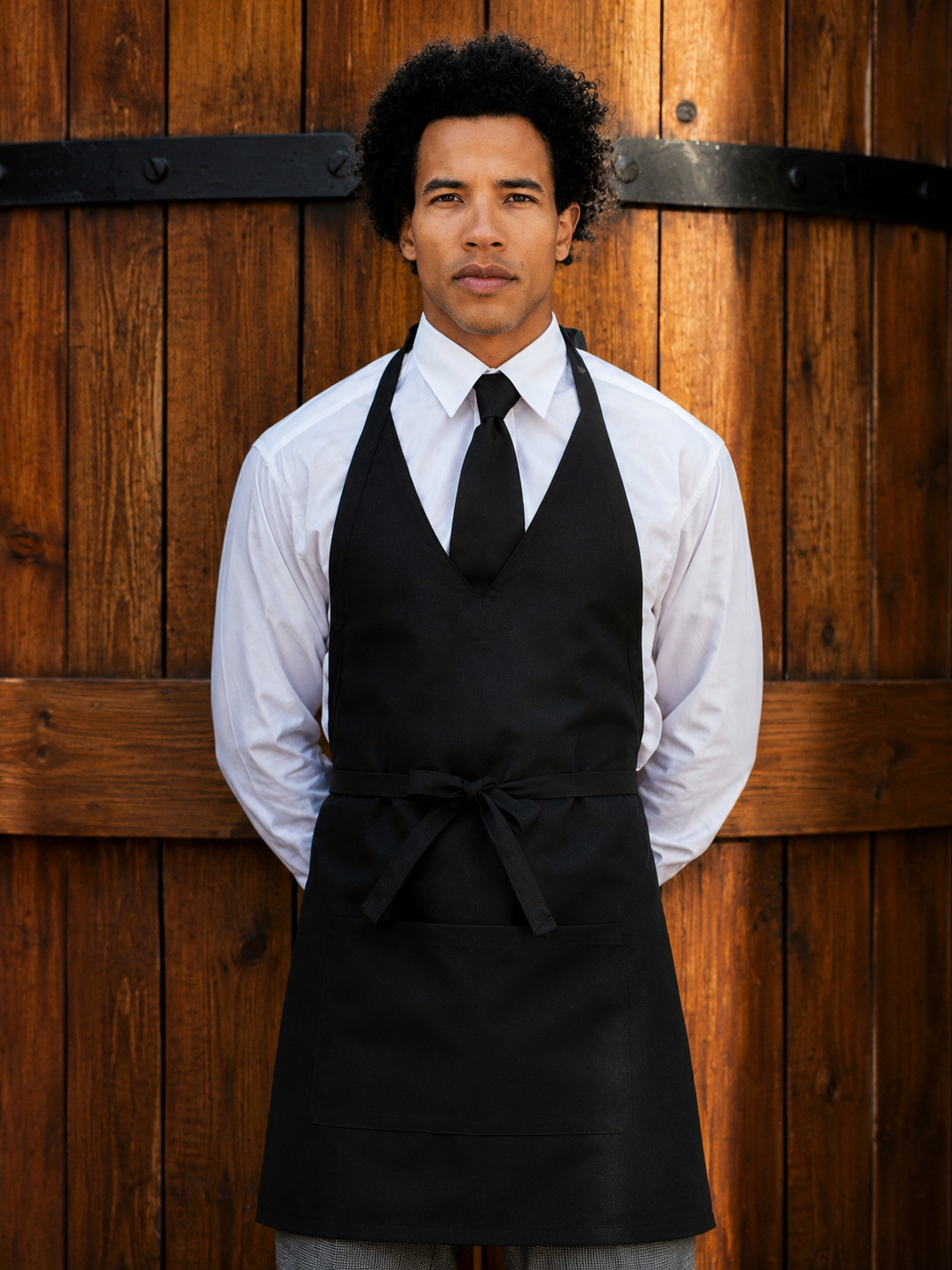 black-restaurant-apron-custom-embroidery-culinary-classics